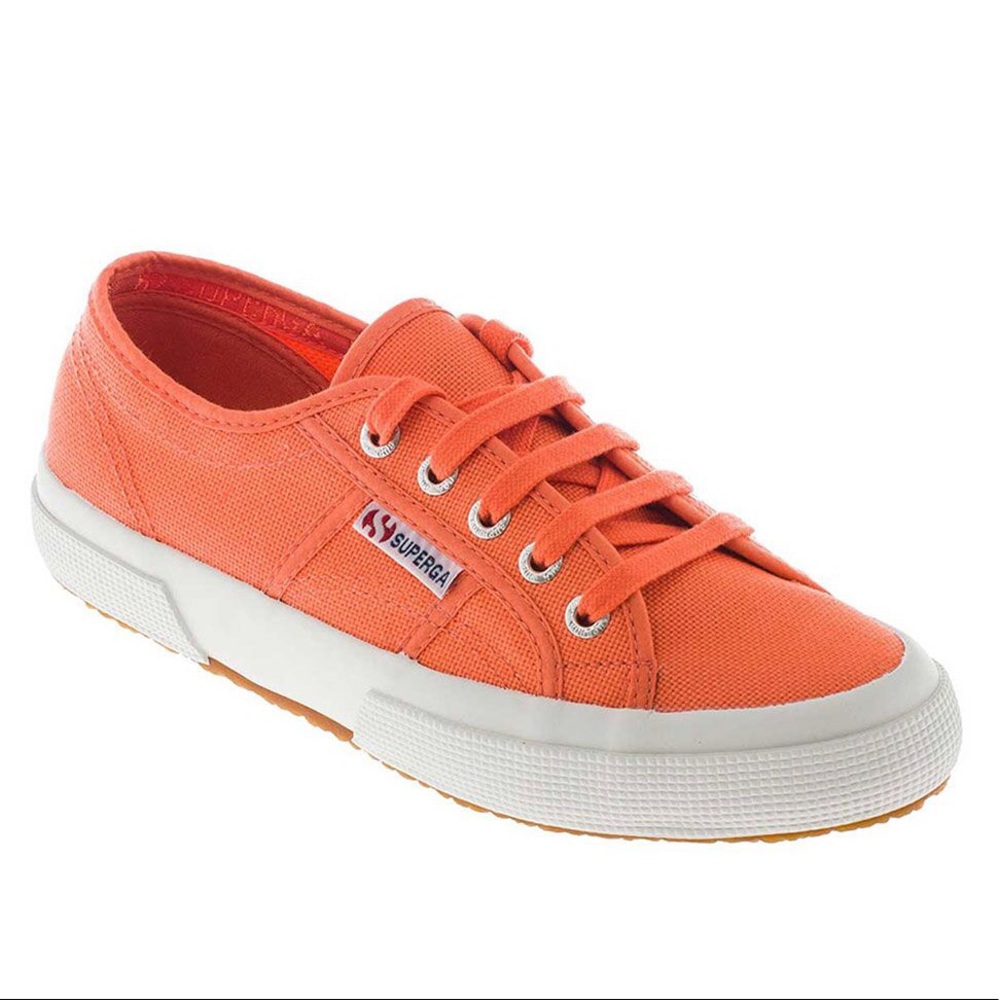 Gently used Coral/Salmon SUPERGAS size 35